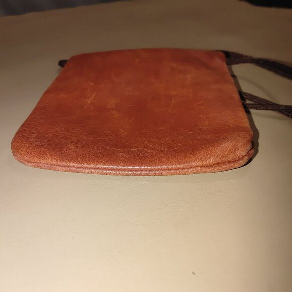 Small Brown Leather Crossbody Bag Vintage Zipper Closure Strap Measures 6 Inches - Picture 3 of 9